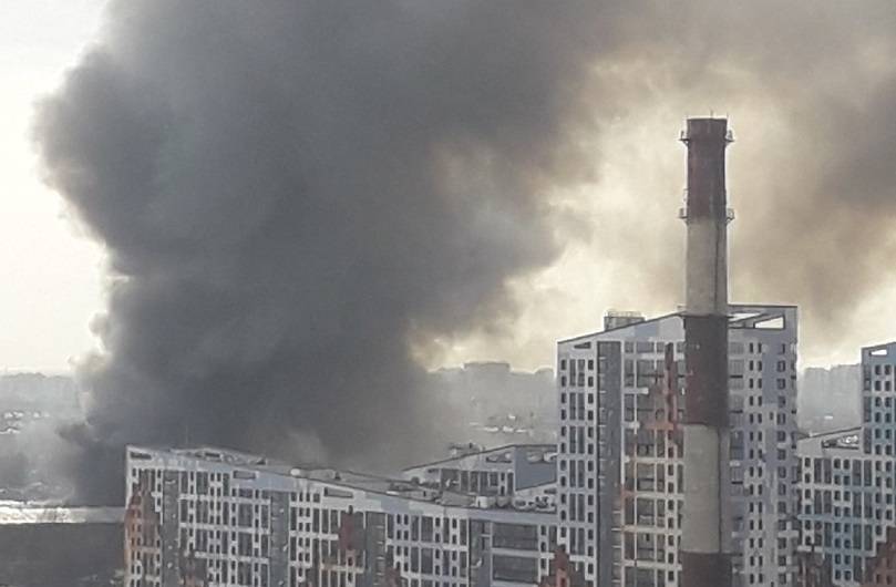 Стало известно, сколько сотрудников МЧС пострадало в пожаре на «Невской мануфактуре»