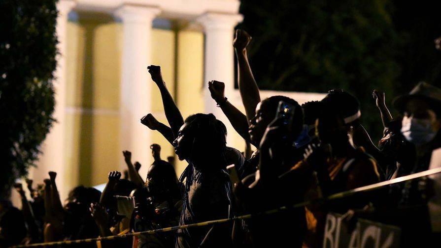 Миннеаполис вводит режим ЧС после убийства афроамериканца