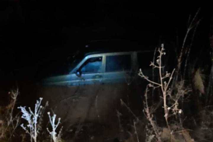 В Оренбурге спасатели обследовали автомобиль, который был в реке