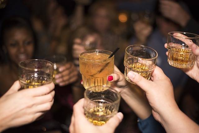 Ученые рассказали, почему стоит отказаться от употребления алкоголя и мира