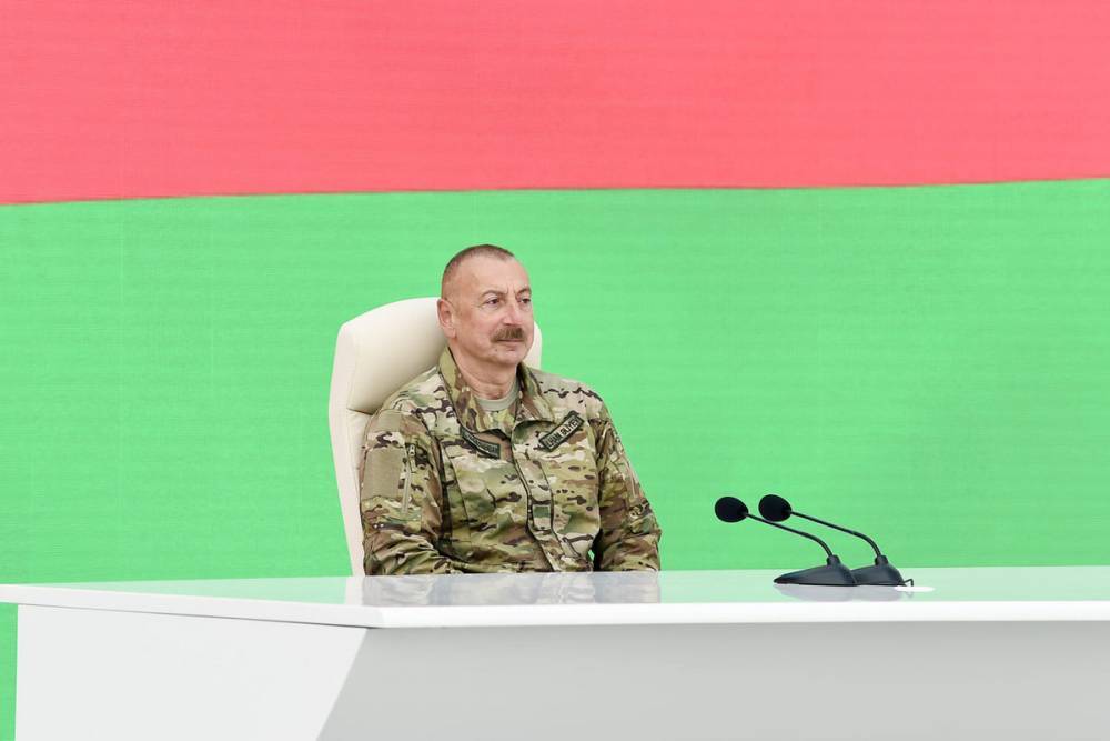 Алиев рассказал об обсуждении с Путиным Искандеров в Карабахе