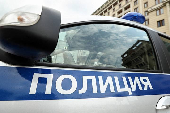 Неизвестный с газовым баллончиком лишил москвичку мобильного телефона