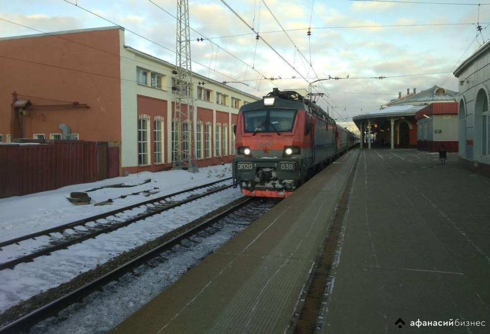 Дополнительный двухэтажный поезд будет ходить через Тверскую область в майские праздники