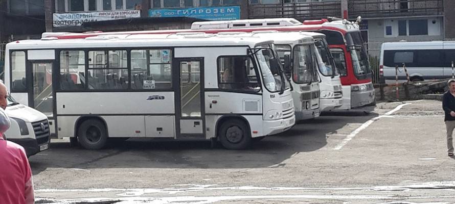 Автобусные рейсы из райцентра Карелии в Леппясюрью отменены из-за размытой дороги