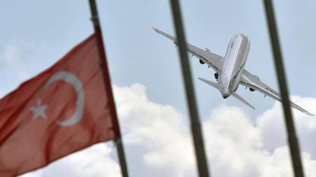 Ограничение авиасообщения России с Турцией: компании пояснили насчет билетов
