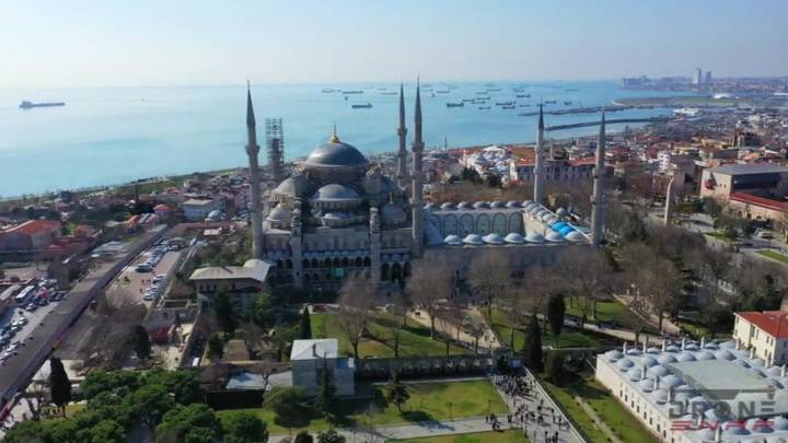 Новости на "России 24". Отложенный отдых: туристов будут возвращать из Турции домой вывозными рейсами