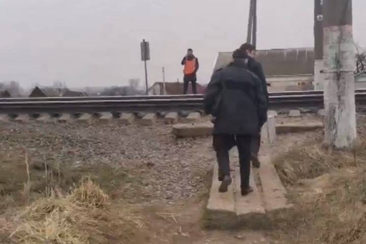 49-летнего мужчину насмерть сбил поезд в Смоленской области