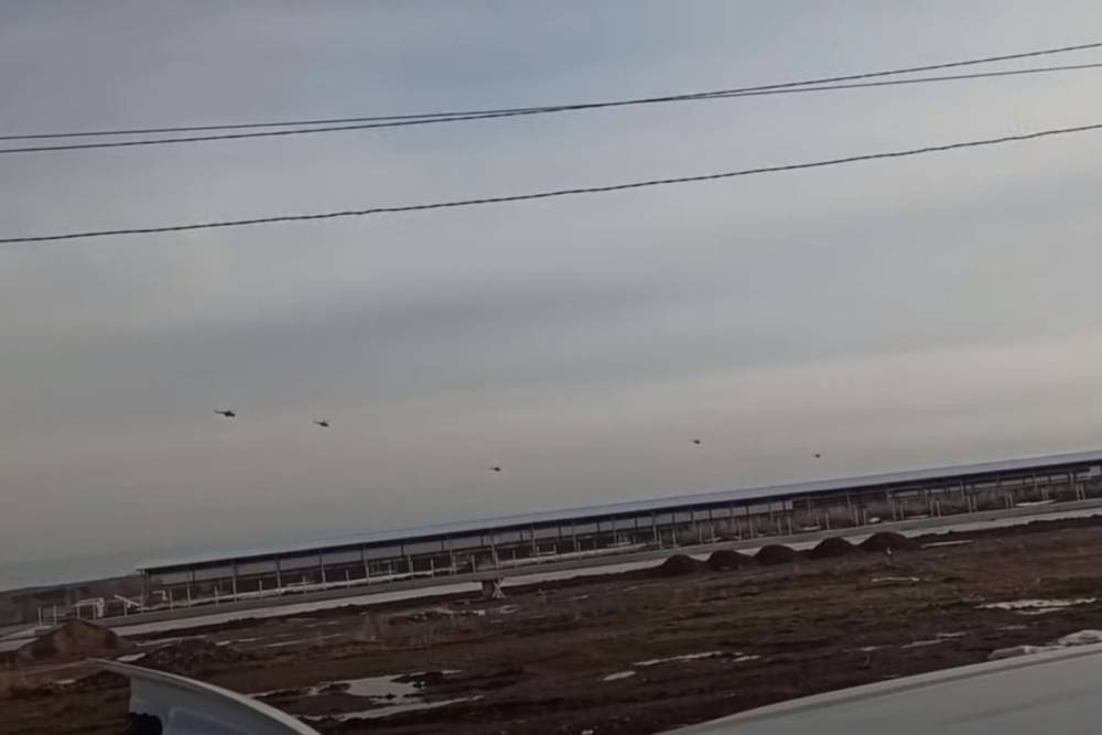 Над Киясовским районом пролетели враз 11 вертолетов