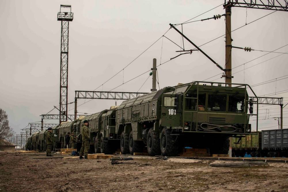 Россия подтвердила стягивание "Искандеров" к границе с Украиной