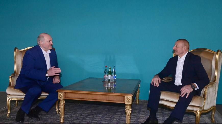 Александр Лукашенко и Ильхам Алиев провели неформальную встречу в Баку