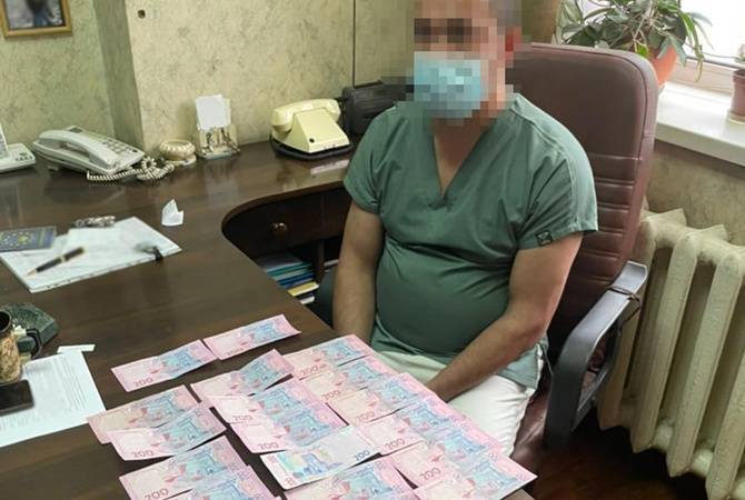 В Киеве задержали врачей, которые требовали деньги при выдаче тела умершей от COVID-19