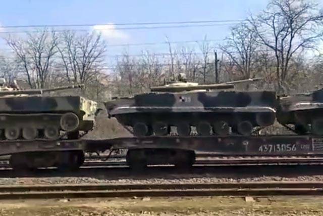 Россия перебросила к границе Украины эшелон с танками
