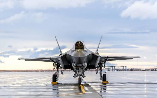 США намерены начать переброску F-35 в Европу ближайшей осенью