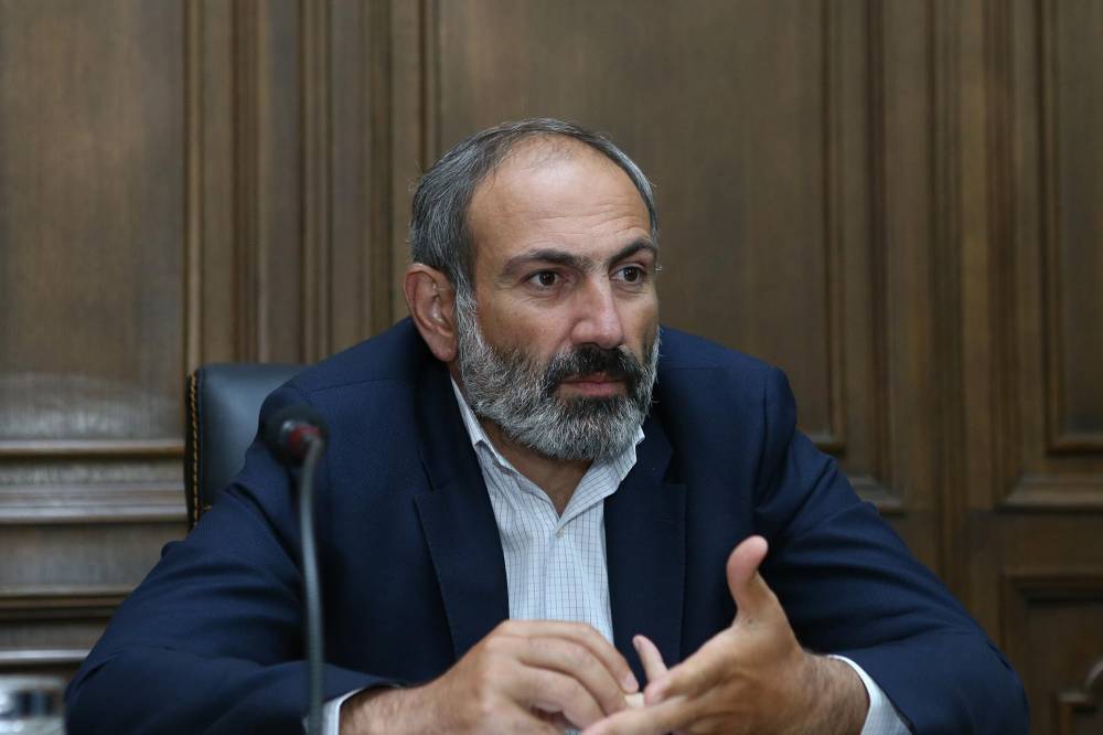 Пашинян покинет пост премьера Армении до конца месяца