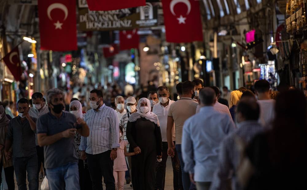 Турция усиливает карантинные меры из-за новой вспышки COVID-19