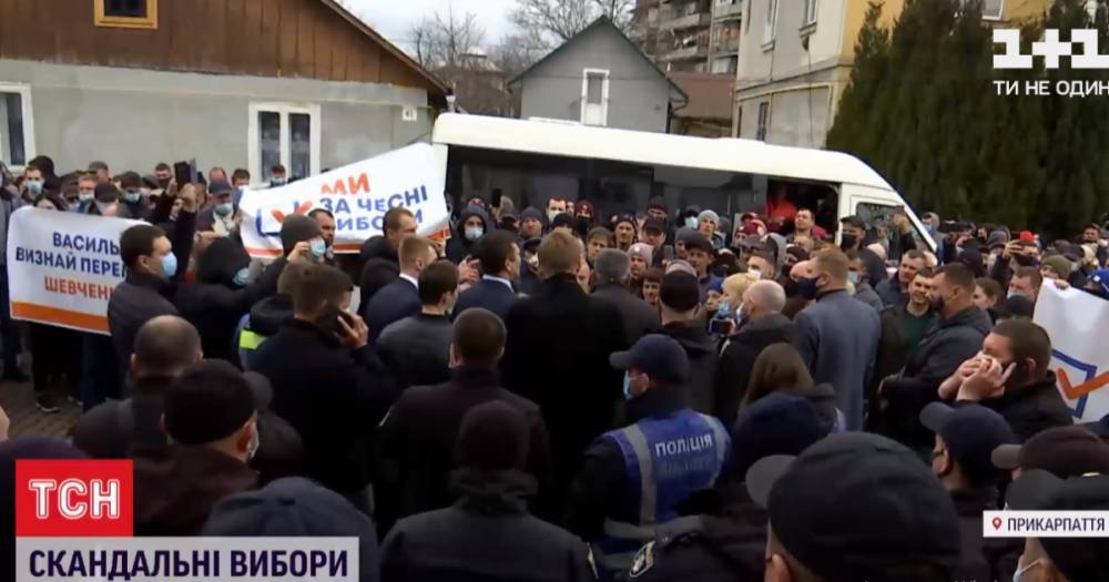 Скандальные выборы на Прикарпатье: ОИК внесла коррективы без учета пропавших бюллетеней