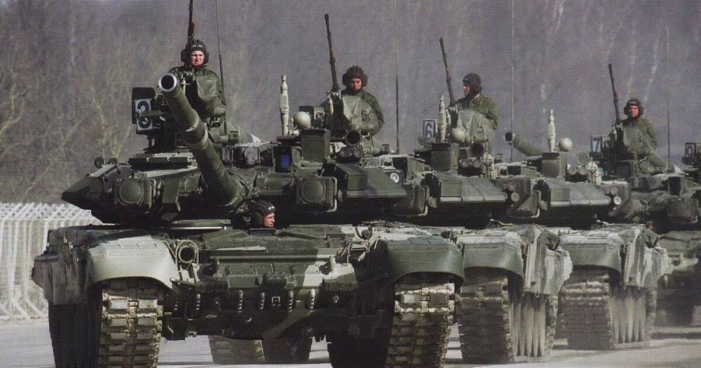 Россия возле границ Украины и Крыма скопит более 150 тыс. военных, - министр обороны