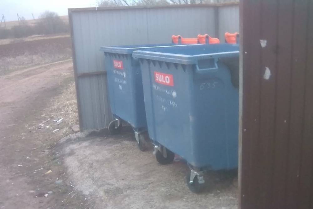Новые мусорные контейнеры установили в Новосокольниках