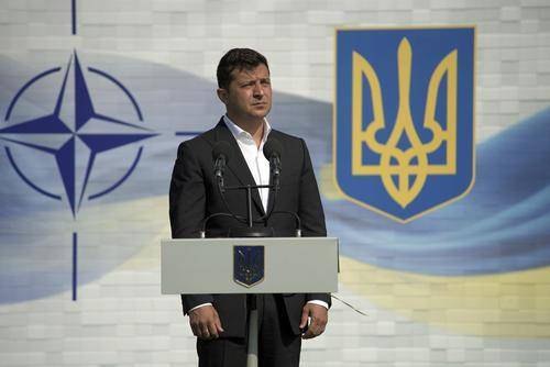 Украинский общественник Потемкин: Запад ищет на замену Зеленскому политика, который сможет развязать открытую войну против России