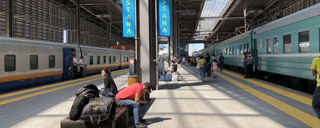 В Казахстане допуск провожающих в аэропорты и на вокзалы ограничен