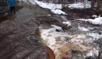 В Череповецком районе размыло отремонтированную осенью за 8,5 млн рублей дорогу