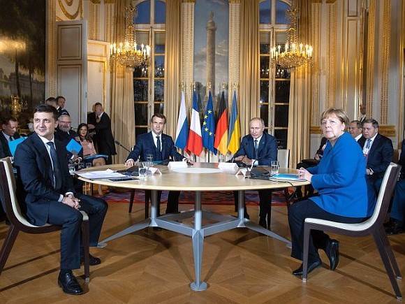 «В нормандском формате, но без Путина»: Зеленский собрался в Париж говорить с Макроном и Меркель