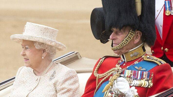 The Guardian: королевская семья нарушит традицию на похоронах принца Филиппа