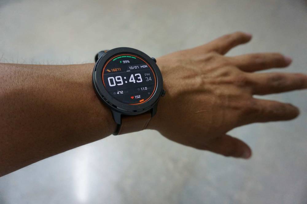В России в продажу поступили сверхпрочные умные часы Amazfit T-Rex Pro