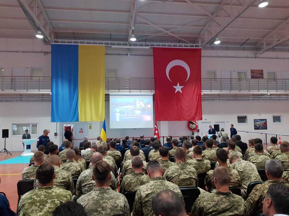 В зону конфликта в Донбассе прибыли 150 турецких военных