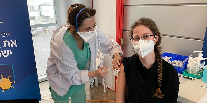 Организовал полет израильских студентов-медиков на прививку и теперь должен 50 тысяч евро
