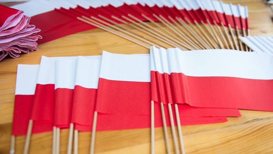Россия вышлет трех польских дипломатов
