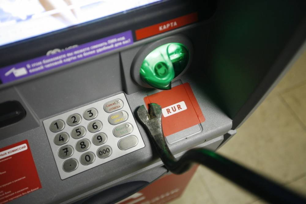 В Москве бандиты ограбили банкомат с помощью топора