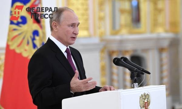 Путину предложили ввести в России вакцинный туризм