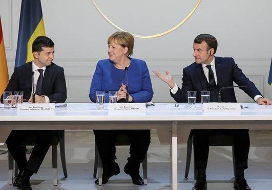 Зеленский, Макрон и Меркель призвали отвести российские войска от границы с Украиной