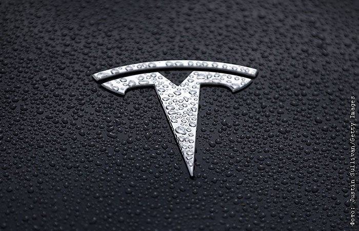 Мантуров с 740 млн руб. и Tesla остался в кабмине лидером по доходам