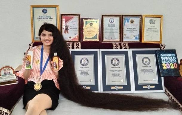 Обладательница самых длинных в мире волос сделала короткую стрижку