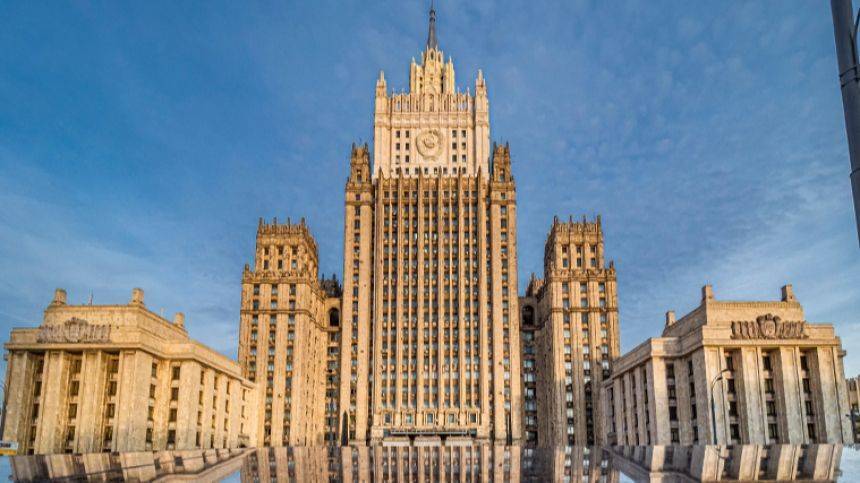 Россия бессрочно закроет въезд восьми высокопоставленным деятелям США