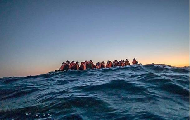 У Туниса затонуло судно с мигрантами: более 40 жертв