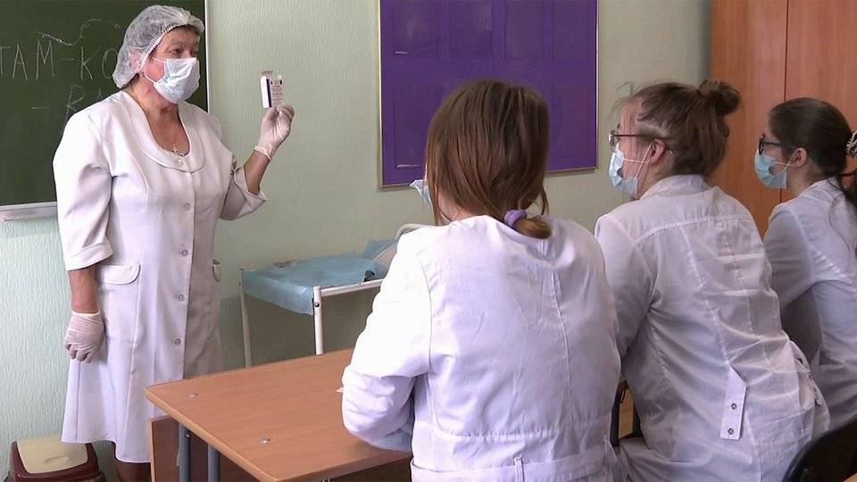 В России за последние сутки выявлен 9 321 новый случай коронавируса