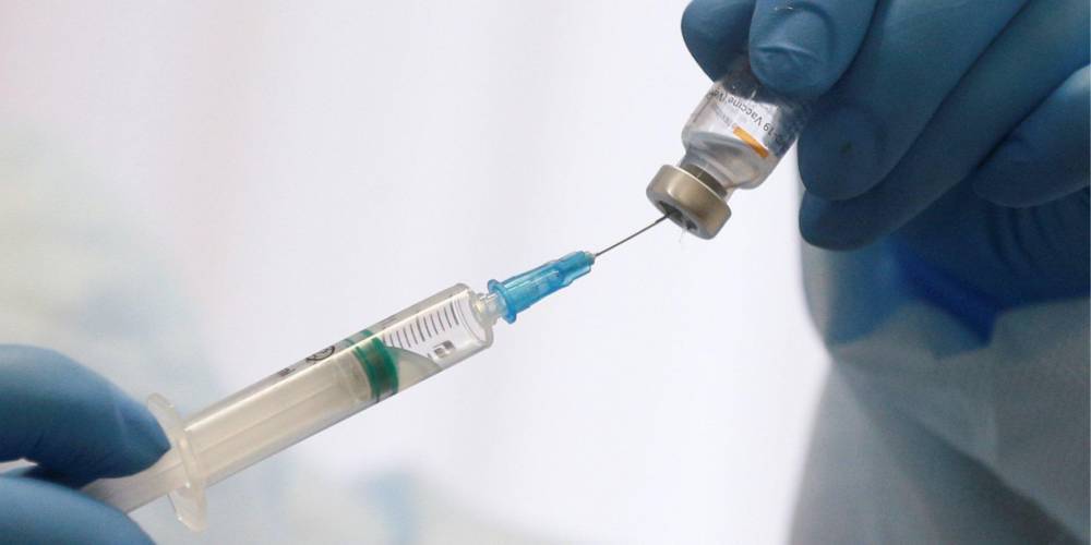 Во Львовской области через два дня после вакцинации от COVID-19 умер мужчина, у него была сердечная недостаточность