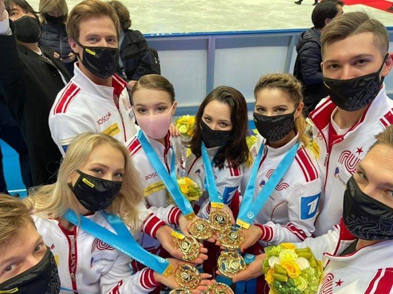 Впервые первые: сборная России по фигурному катанию одержала командную победу на чемпионате мира в Японии