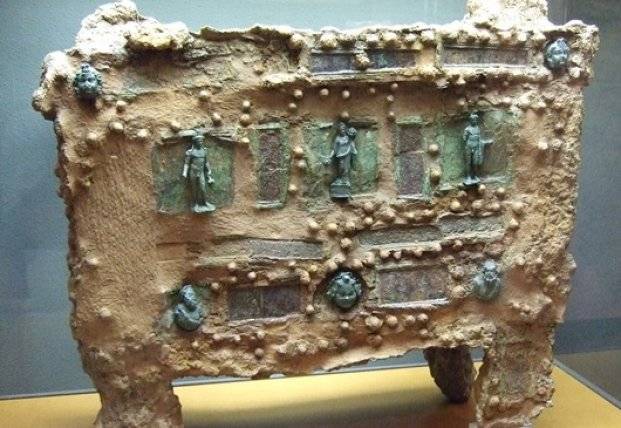 В Испании найден древний сейф с уникальными украшениями (фото)
