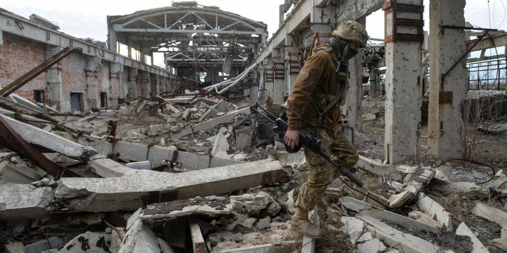 Украинский военный получил осколочные ранения в результате обстрела боевиков на Донбассе