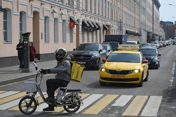 В Москве с 19 апреля по 15 августа ограничат движение транспорта на Садовнической набережной и Садовнической улице