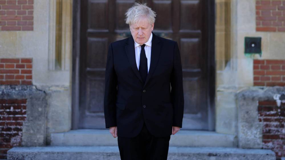 Джонсон не был на похоронах принца Филиппа, но почтил его память: видео