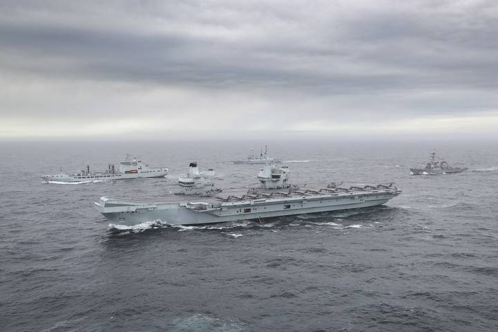 СМИ узнали о плане кораблей ВМС Великобритании войти в Черное море