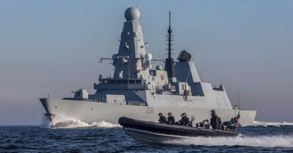 "В знак солидарности с Украиной": Британия отправит в Черное море два военных корабля, - СМИ
