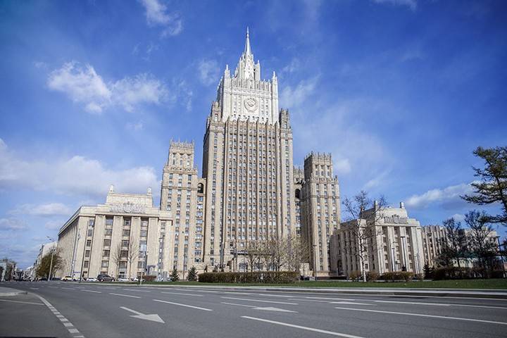 МИД: РФ примет ответные меры в связи с высылкой российских дипломатов из Чехии