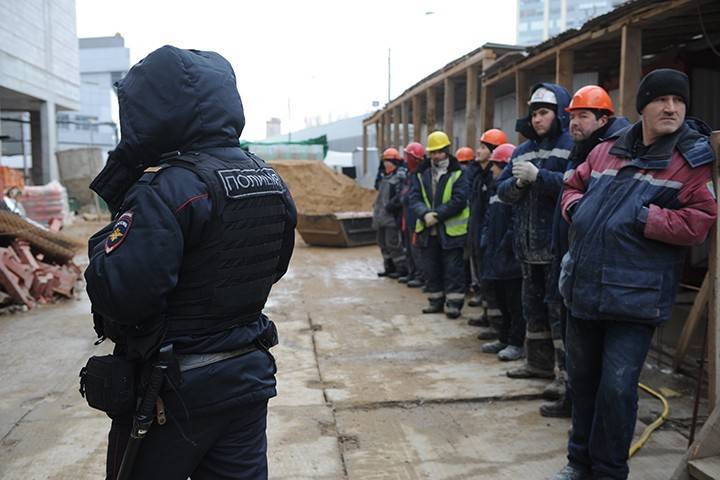 Пора домой: что делать Москве с нелегальными мигрантами