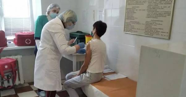 В Украине началась вакцинация препаратом американской компании Pfizer (ФОТО)